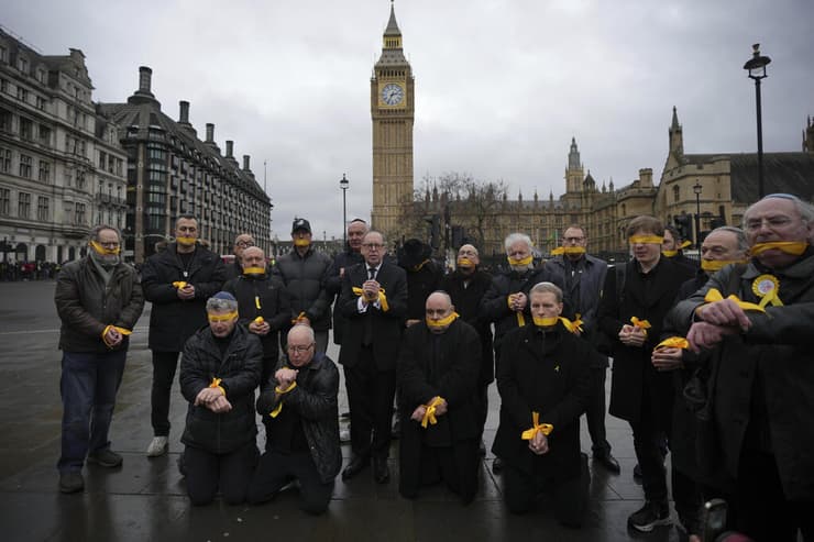 צילום: AP Photo/Kin Cheung לונדון בריטניה