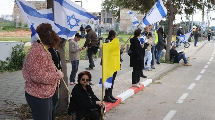 אבו כביר המכון לרופאה משפטית במהלך קבלת גופות החטופים