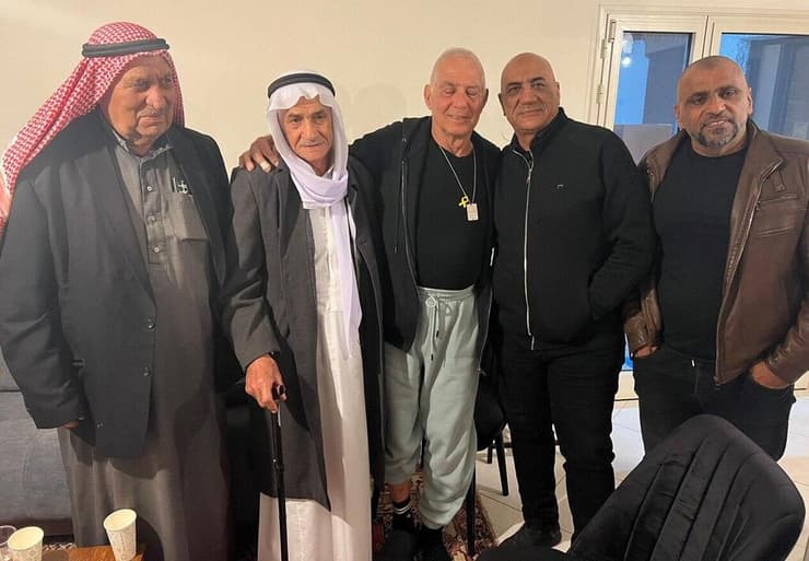 משלחת ממשפחת אלעוברה מרהט אצל גדי מוזס במושב שדה ניצן בעוטף