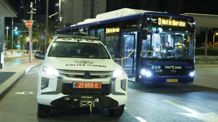 סריקות משטרה בסבידור תל אביב לאחר הפיגוע בבת ים
