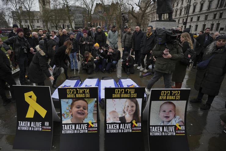 צילום: AP Photo/Kin Cheung לונדון בריטניה