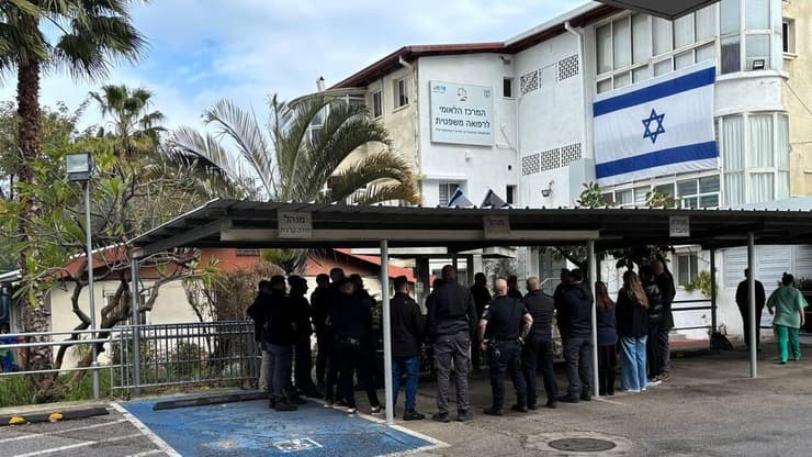 ההיערכות במכון לרפואה משפטית באבו כביר (צילום: אור הדר) היערכות באבו כביר לקבלת החטופים החללים