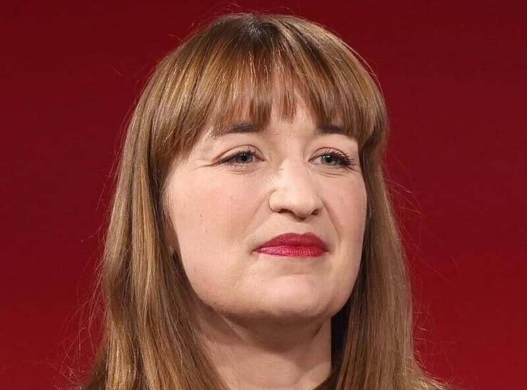 רייכינק. ראשונה בסקרים בקרב מצביעים בני פחות מ-30 (צילום: ויקיפדיה) גרמניה מנהיגת מפלגת די לינקה היידי רייכינק