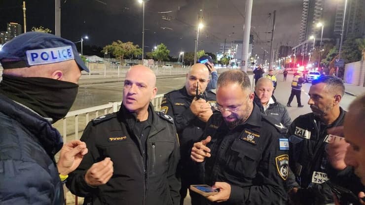 Soupçon d'attentat terroriste : la scène de l'explosion du bus à Bat Yam