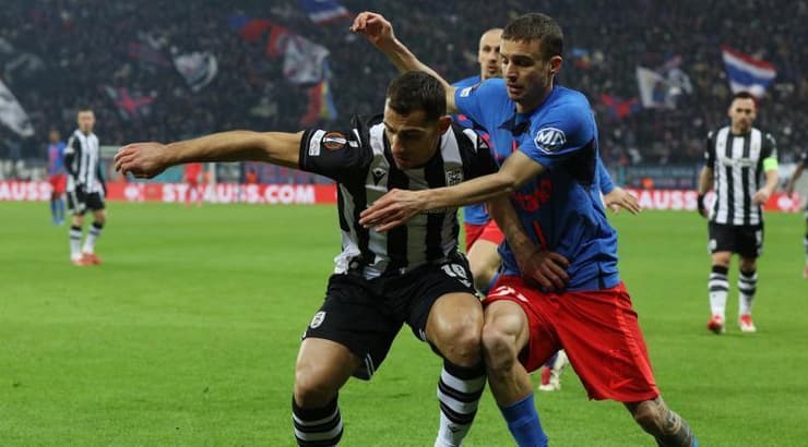 ג'וני קסטרו נשמר על ידי יורי קיסוטי