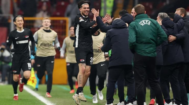 דנסו קאסיוס מאושר