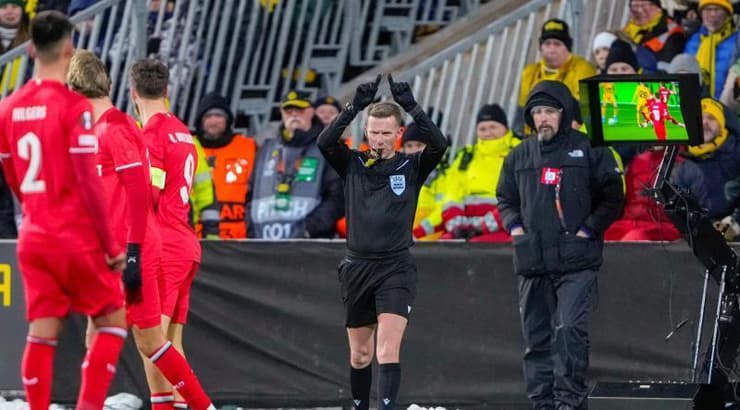 פסיקה על פנדל לזכות בודו גלימט