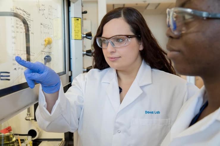 ד"ר יעל דוד, חוקרת בנושא הפטיטיס B