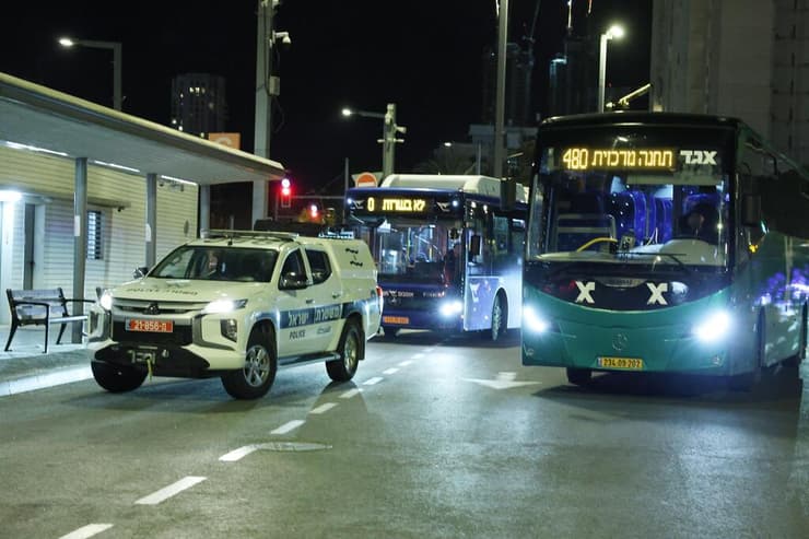 סריקות משטרה בסבידור תל אביב לאחר הפיגוע בבת ים
