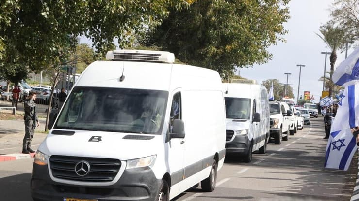 ארונות החללים החטופים מגיעים לאבו כביר,  המכון לרופאה משפטית