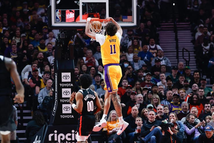 הייז מספק דאנק מהדהד (צילום: Alika Jenner / GETTY IMAGES NORTH AMERICA / AFP) הייז מספק דאנק מהדהד