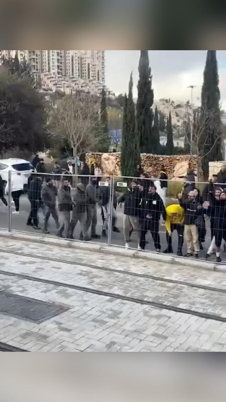 המהומות אחרי הדרבי אוהדי בית"ר ירושלים תוקפים אוטובוס אוהדי הפועל ירושלים בסיום הדרבי