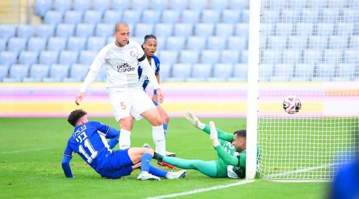 גולן בני מכניע את אריק ינקו