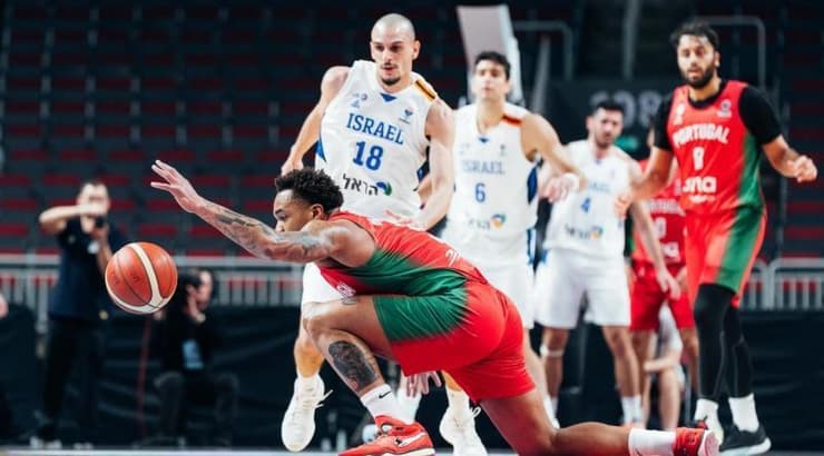 גיא פלטין מול טרבונטה וויליאמס (האתר הרשמי של היורובאסקט) גיא פלטין מול טרבונטה וויליאמס