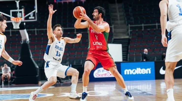 רועי הובר עושה הגנה (FIBA.COM) רועי הובר עושה הגנה