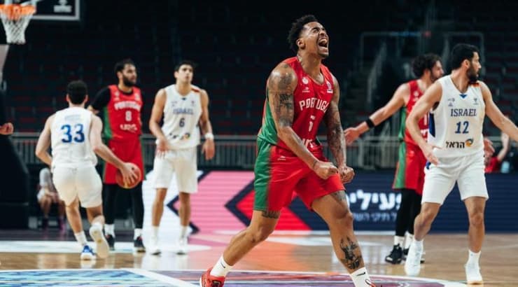 טרבונטה וויליאמס בטירוף (FIBA.COM) טרבונטה וויליאמס בטירוף