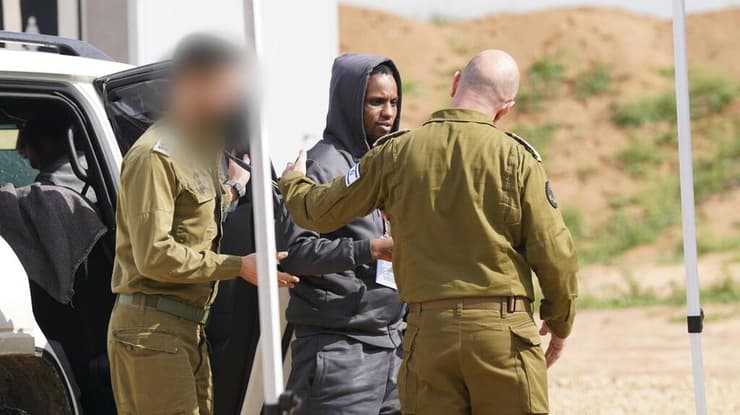   אברה מנגיסטו 