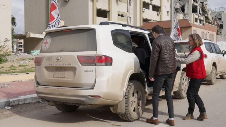 העברת הישאם א-סייד לצלב האדום