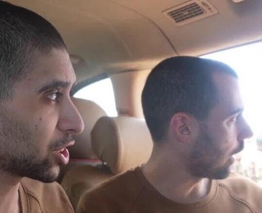 ״אנחנו חיכינו לכל טעות שתעזור לנו. בסרטון הזה חקרנו את הרכב, ניסינו לזהות את הנהג, מי השובים. אם אתה יודע להתחקות אחרי הרכב ולהבין לאן נוסעים - אפשר לשמור על האזור. אתה מסתכל על האירוע הזה ככלי״ חמאס הביא את גיא גלבוע דלל ואביתר דוד לצפות בטקס השחרור של חטופים אחרים