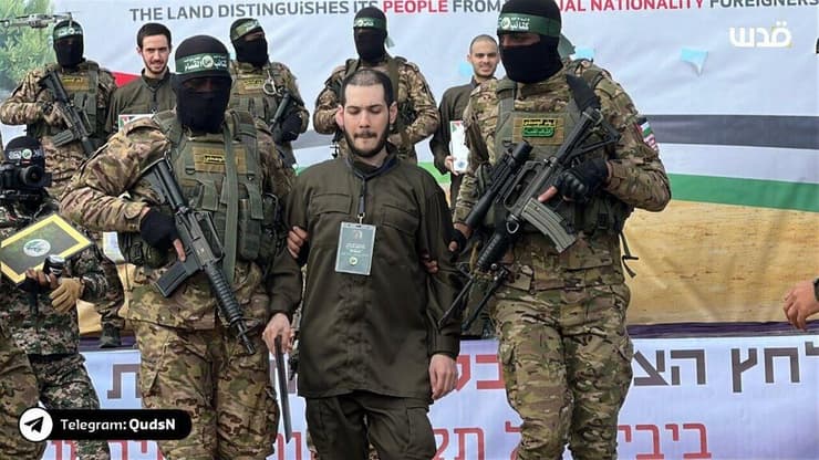 רגעי שחרור החטופים בפעימה השביעית