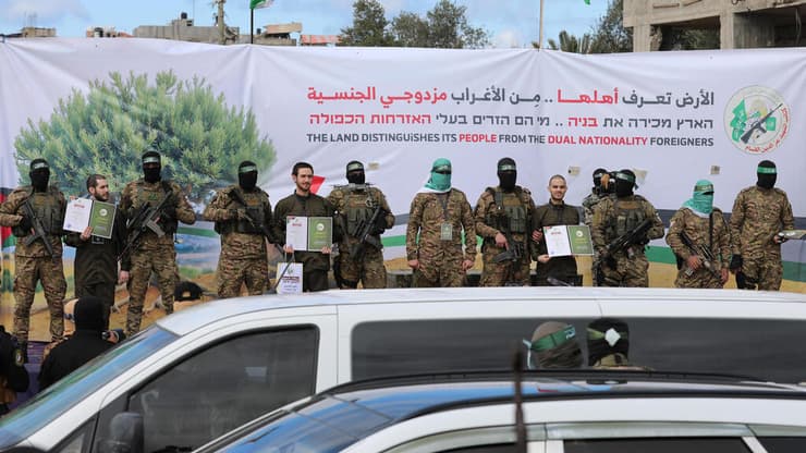 רגעי שחרור החטופים בפעימה השביעית