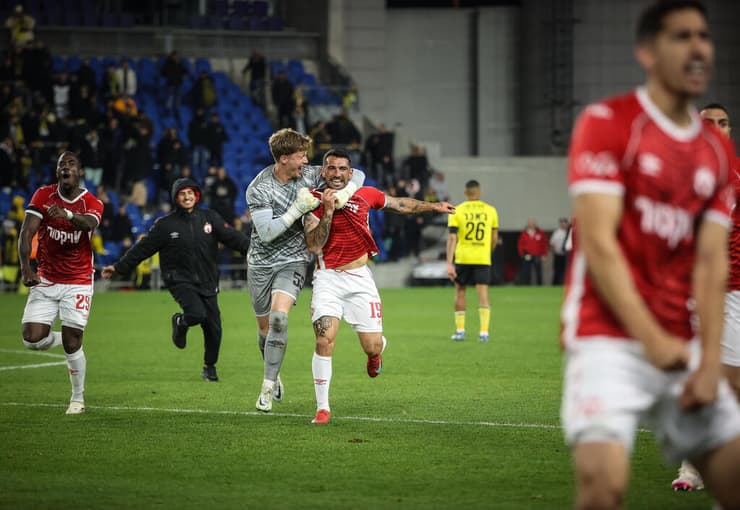 ניב אליאסי חוגג עם שי אליאס