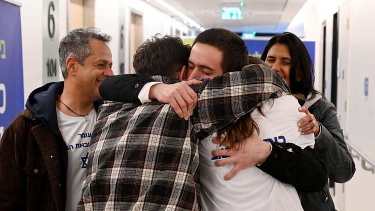 עומר שם טוב במפגש עם משפחתו בבלינסון