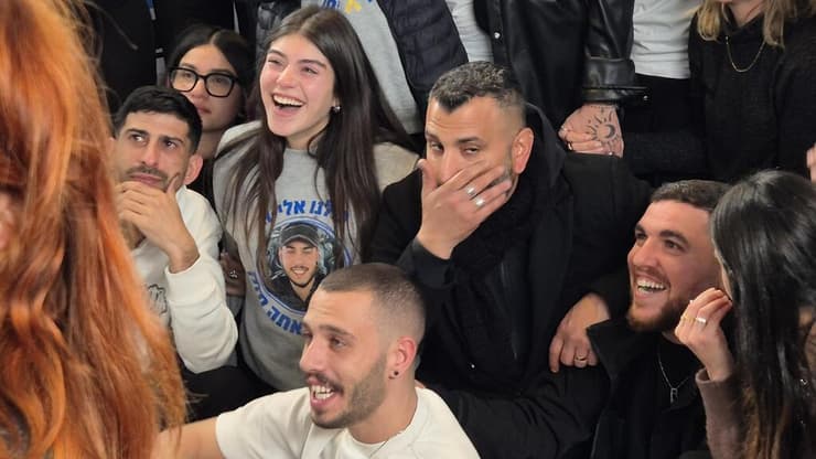 חברים של אליה כהן מגיבים לצפייה בשחרורו