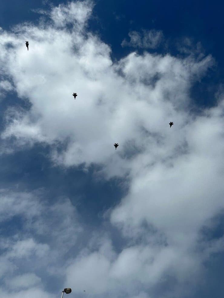 מטוסים ישראלים במרחב האווירי של אזור ההלוויה של נסראללה בביירות