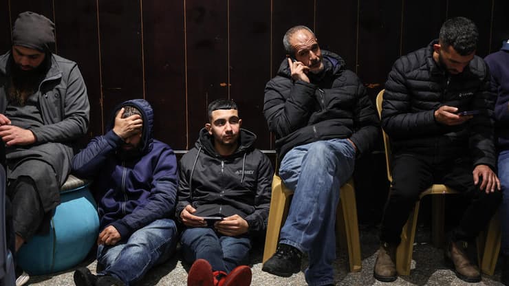 ברמאללה מחכים לשווא לאסירים (צילום: Zain JAAFAR / AFP) רמאללה