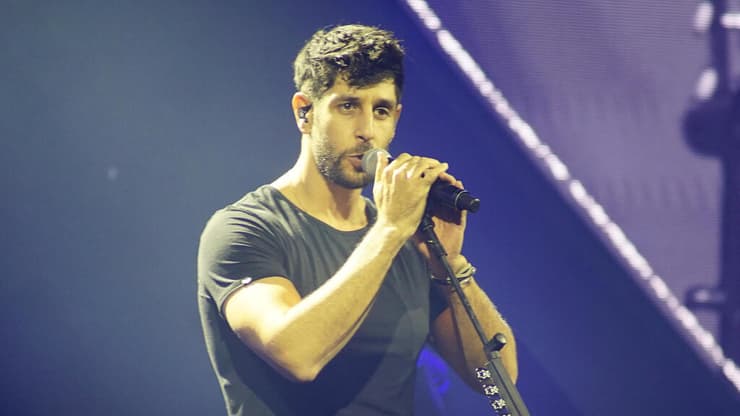 עידן עמדי בהופעה אקספו תל אביב