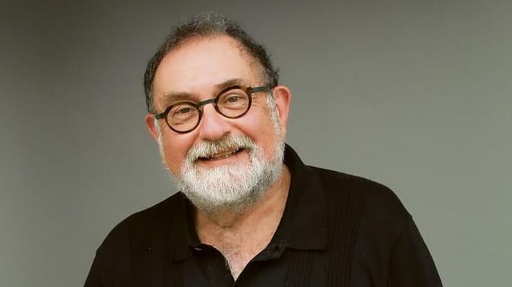 פרופ' סטיבן זיפרשטיין