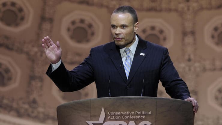 קידם תיאוריות קונספירציה. בונגינו (צילום: /Susan Walsh, File) דן בונגינו שטראמפ מינה לסגן ראש ה FBI