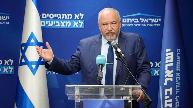 אביגדור ליברמן בישיבת הסיעה של ישראל ביתנו