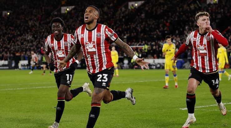 טייריס קמפבל רץ לחגוג