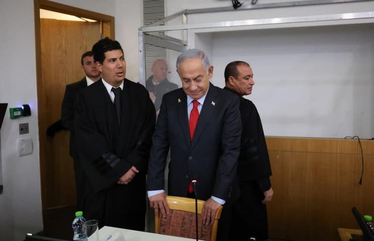 ראש הממשלה בנימין נתניהו נכנס לעדותו בבית המשפט המחוזי בתל אביב