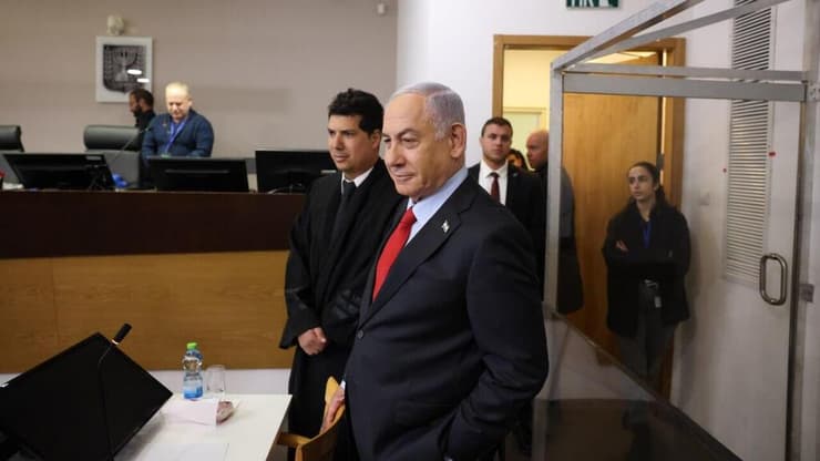 ראש הממשלה בנימין נתניהו נכנס לעדותו בבית המשפט המחוזי בתל אביב