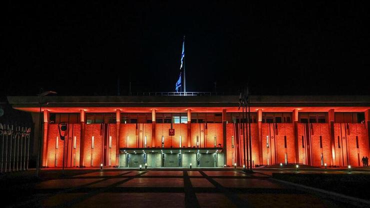 משכן הכנסת מואר בצבע כתום (צילום: נועם מושקוביץ, דוברות הכנסת) משכן הכנסת מואר בצבע כתום