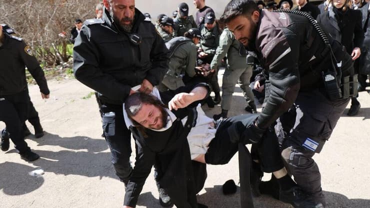 הפגנת הזרם הירושלמי מול לשכת הגיוס בירושלים