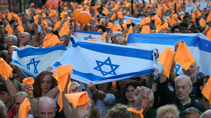 טקס לזכרם של משפחת ביבס והחטופים בבואנוס איירס