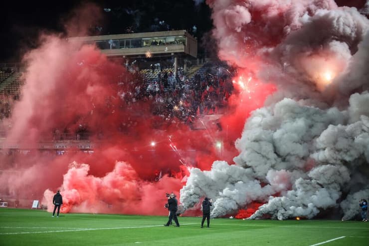 אוהדי הפועל ת"א אבוקות