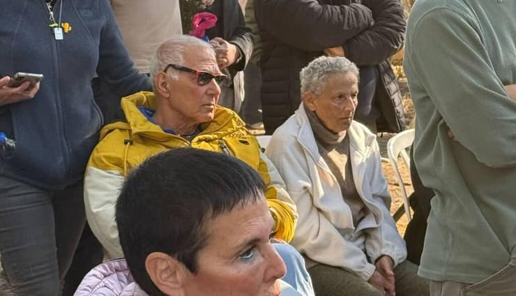 תמי מצגר וגדי מוזס בהלוויה של עודד ליפשיץ ז"ל