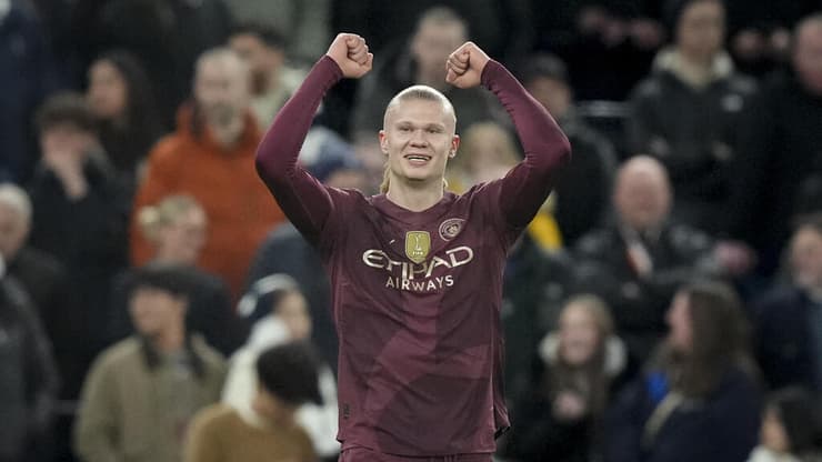 19 שערים העונה. הולאנד (צילום: AP Photo/Frank Augstein) הולאנד