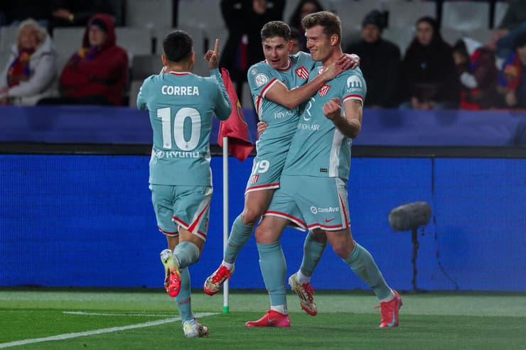 סורלות חוגג את השוויון הדרמטי (צילום: LLUIS GENE / AFP) סורלות'