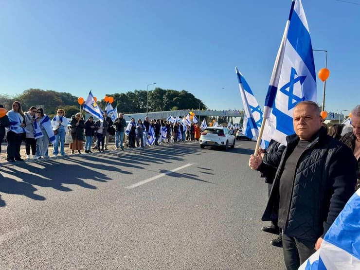 מאות תושבי אשקלון מלווים את משפחת ביבס בדרכם האחרונה