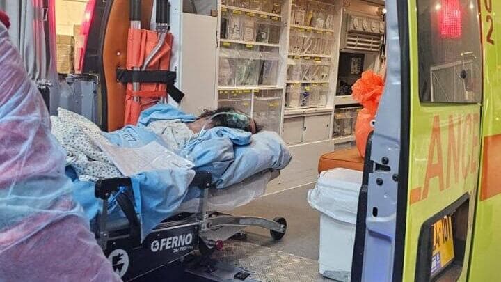 כאזם זואהרה שוחרר  והועבר לשטחי הרשות הפלסטינית במסגרת העסקה באמצעות ניידת טיפול נמרץ של מד״א