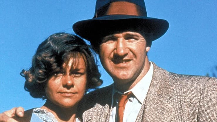 ג'ין הקמן לצד השחקנית אסטל פרסונס, מתוך "בוני וקלייד"