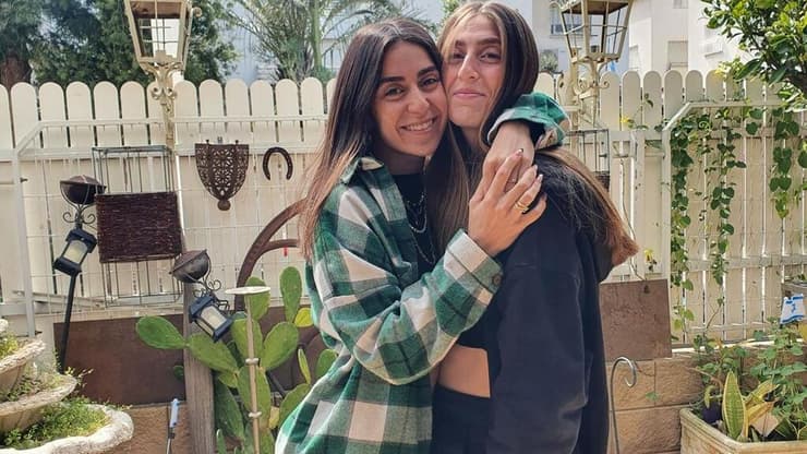 מימין לשמאל: הודיה ותאיר דוד ז"ל. "שני צדדים של אותו מטבע   