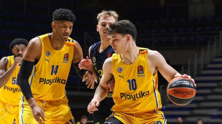 מכבי ת"א עומר מאייר חסיאל ריברו פנרבחצ'ה