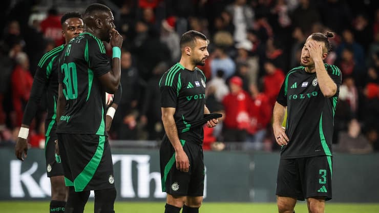 ביום שני יש להם עוד משחק מול הפועל באר-שבע. שחקני מכבי חיפה אתמול, בטרנר (צילום: עוז מועלם) הפועל באר-שבע מכבי חיפה רבע גמר גביע המדינה